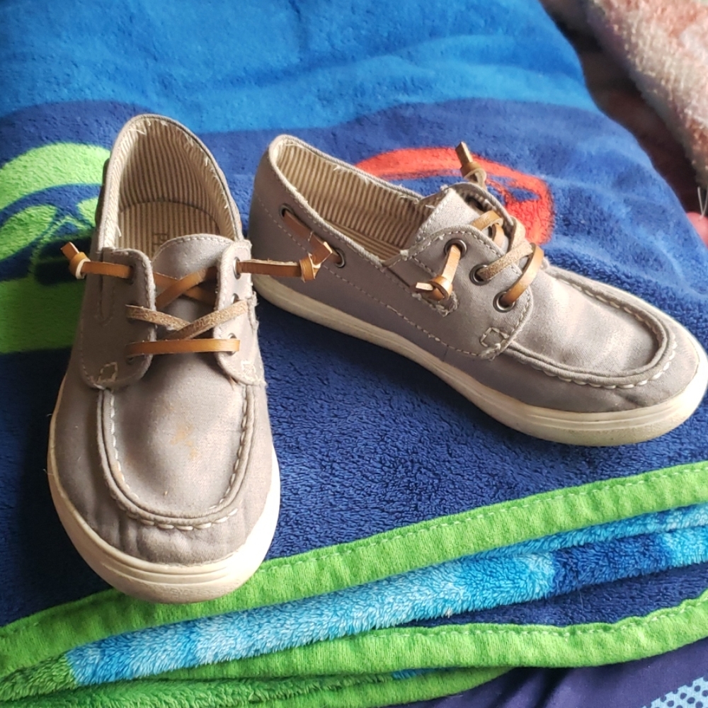 Shoes - Picture 2 of 3